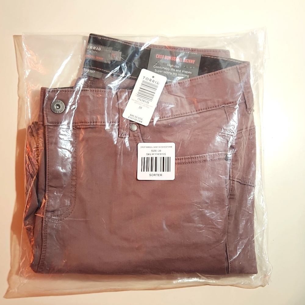 ❤️NWT TORRID JEAN - CROP BOMBSHELL SKINNY - SUPER SOFT - HIGH-RISE BROWNISH TAN - Picture 4 of 8